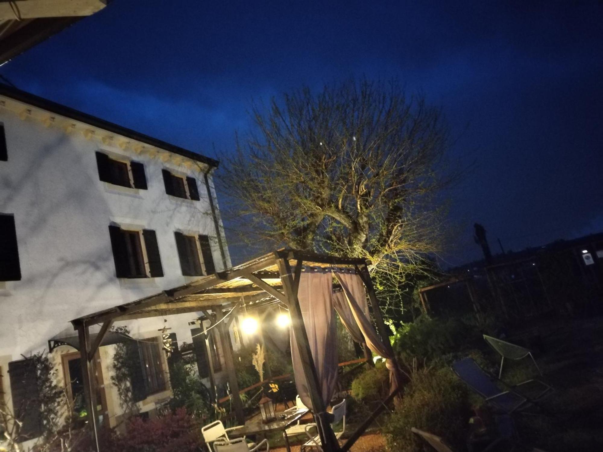 Ca' Blanca Bed & Breakfast Castelnuovo del Garda Bagian luar foto